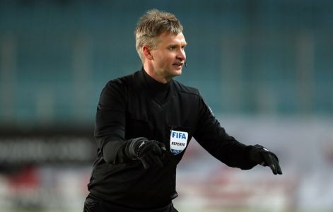 фото - Арбитр Сергей Лапочкин дисквалифицирован на 90 дней. Его подозревают в нарушении дисциплинарного кодекса УЕФА Арбитр Сергей Лапочкин дисквалифицирован на 90 дней. Его подозревают в нарушении дисциплинарного кодекса УЕФА