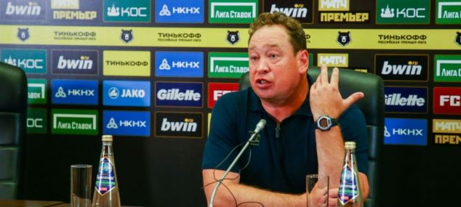 фото - Леонид Слуцкий дисквалифицирован на 2 матча и оштрафован за перепалку с Сергеем Ивановым Леонид Слуцкий дисквалифицирован на 2 матча и оштрафован за перепалку с Сергеем Ивановым